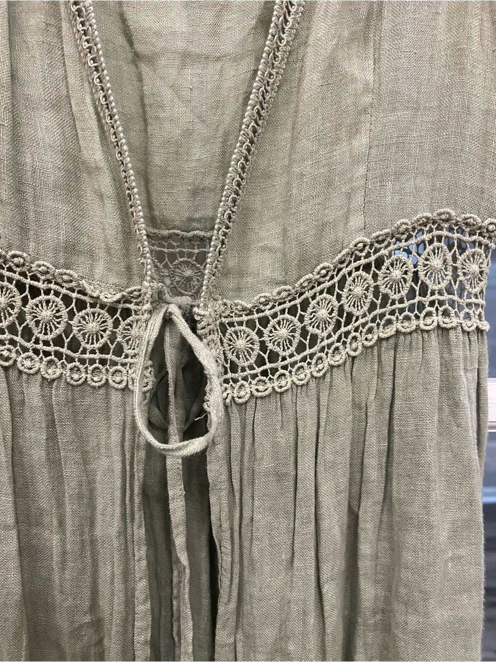 Francesca Bettina 100% linen sage long sleeveless duster with lace detail & tie - Picture 6 of 8